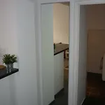 Wohnen Im Ehemaligen Kaminstudio Mit Klimaanlage דירה